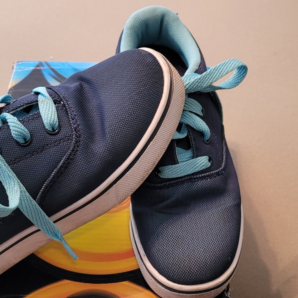 Heelys SIZE 3